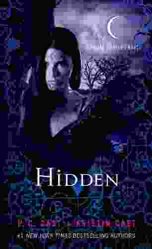 Hidden: A House Of Night Novel